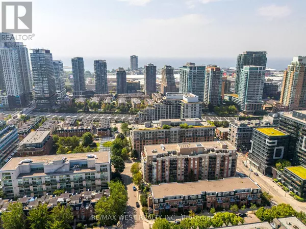 Toronto (niagara), ON M6K3N1,1000 King ST West #209