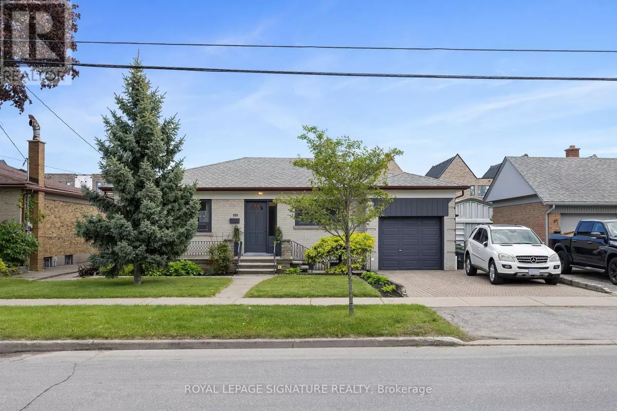 Toronto (englemount-lawrence), ON M6A1N3,151 RANEE AVENUE