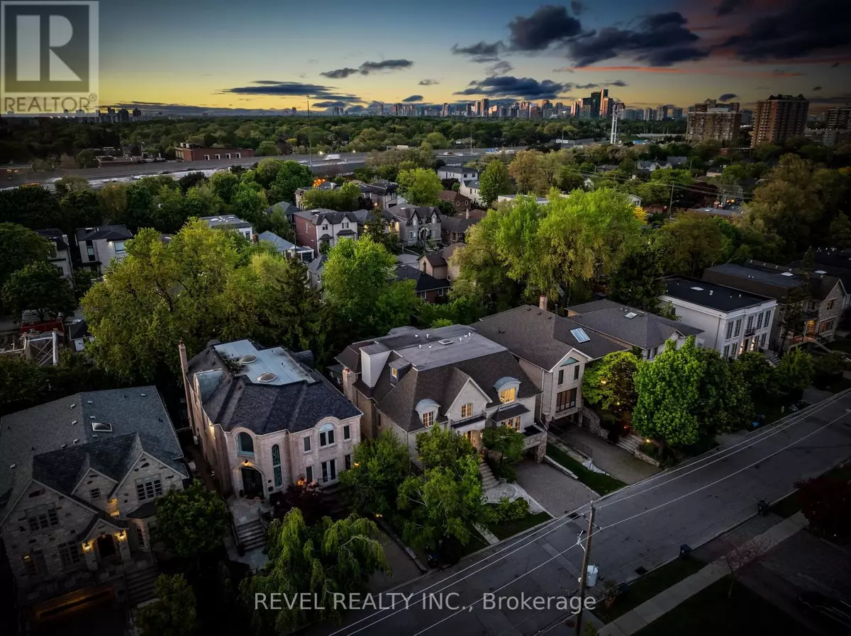 Toronto (bedford Park-nortown), ON M5M2X3,208 CARMICHAEL AVENUE