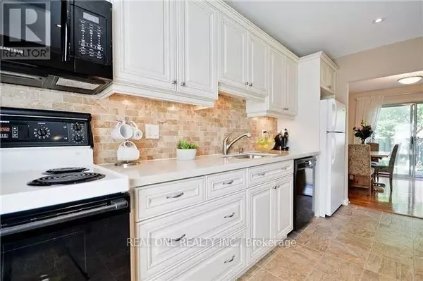 Toronto (hillcrest Village), ON M2H1G6,308 UPPER A2 - 19 LISZT GATE