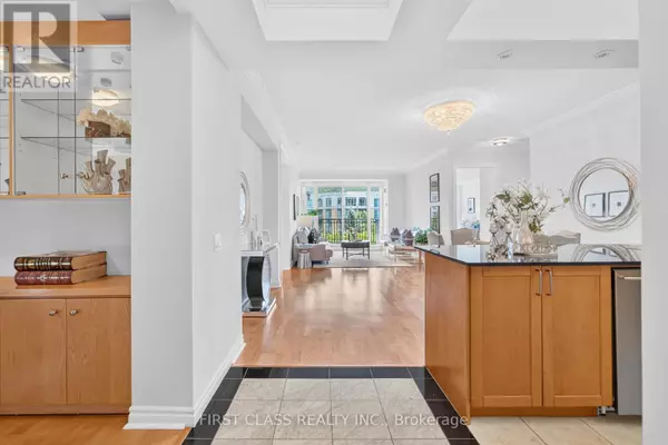 Toronto (st. Andrew-windfields), ON M2P2G6,18 William Carson CRES #711