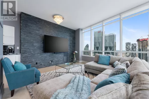 Toronto (waterfront Communities), ON M5J0A7,65 Bremner BLVD #5104