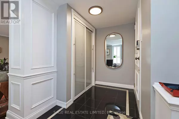 Toronto (yonge-st. Clair), ON M4V1T5,105 Heath ST West #9