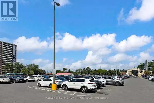 Toronto (newtonbrook West), ON M2M3X4,6464 Yonge ST #114