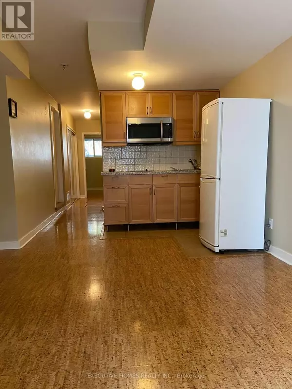 Toronto (moss Park), ON M5A1L8,478 KING STREET E STREET