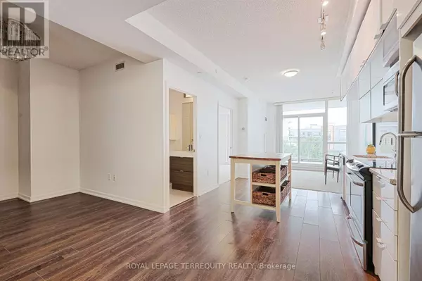 Toronto (henry Farm), ON M2J0B6,62 Forest Manor RD #201