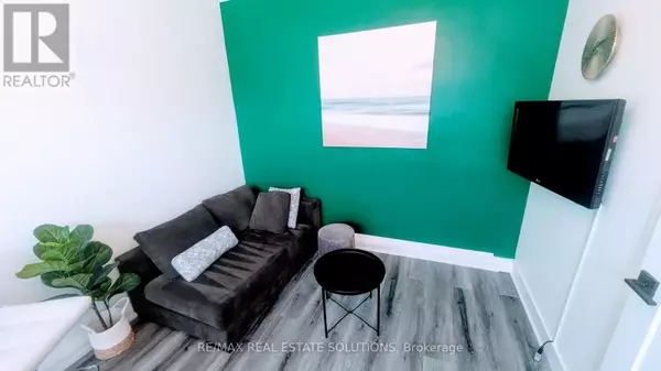 Toronto (trinity-bellwoods), ON M5T2R9,206 Bathurst ST #Lower