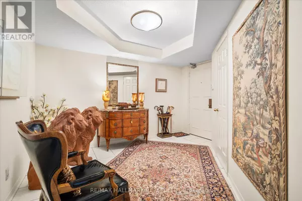 Toronto (moss Park), ON M5A4L8,25 George ST #801