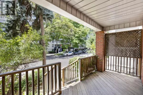 Toronto (yonge-eglinton), ON M4R1Y9,23 EDITH DRIVE