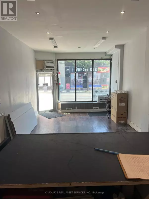 Toronto (moss Park), ON M5A1S3,218 QUEEN STREET E