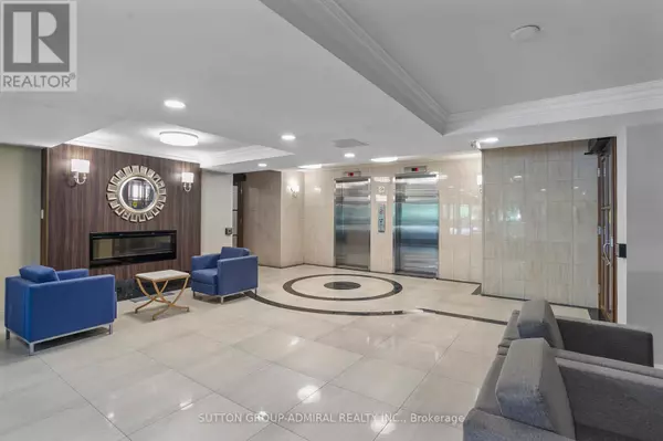 Toronto (banbury-don Mills), ON M3B3M2,245 The Donway West #402
