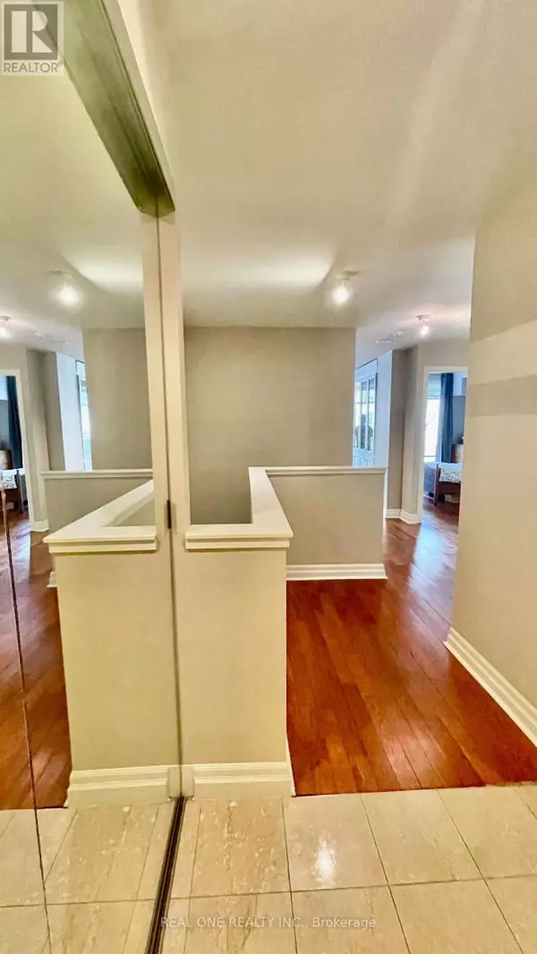 Toronto (waterfront Communities), ON M5V3K8,500 Queens Quay West #105W