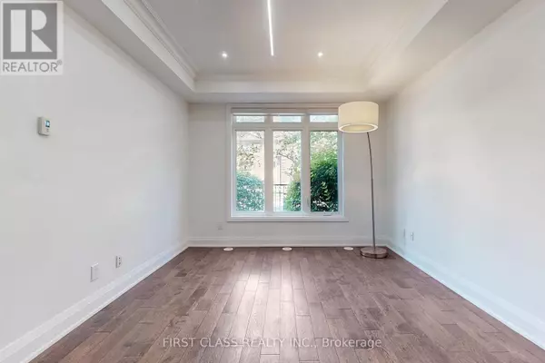 Toronto (willowdale East), ON M2N2T5,9 Oakburn CRES #TH 28