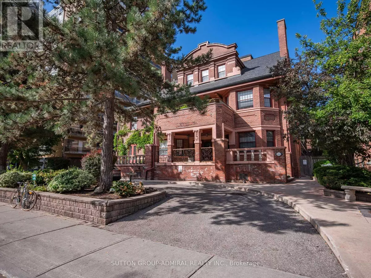 Toronto (annex), ON M5R2N5,212 St. George ST #106
