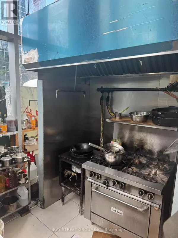 Toronto (lansing-westgate), ON M2N5M6,4750 Yonge ST #139