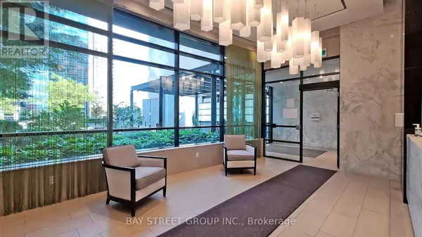 Toronto (newtonbrook West), ON M2M0B1,5740 Yonge ST #1003