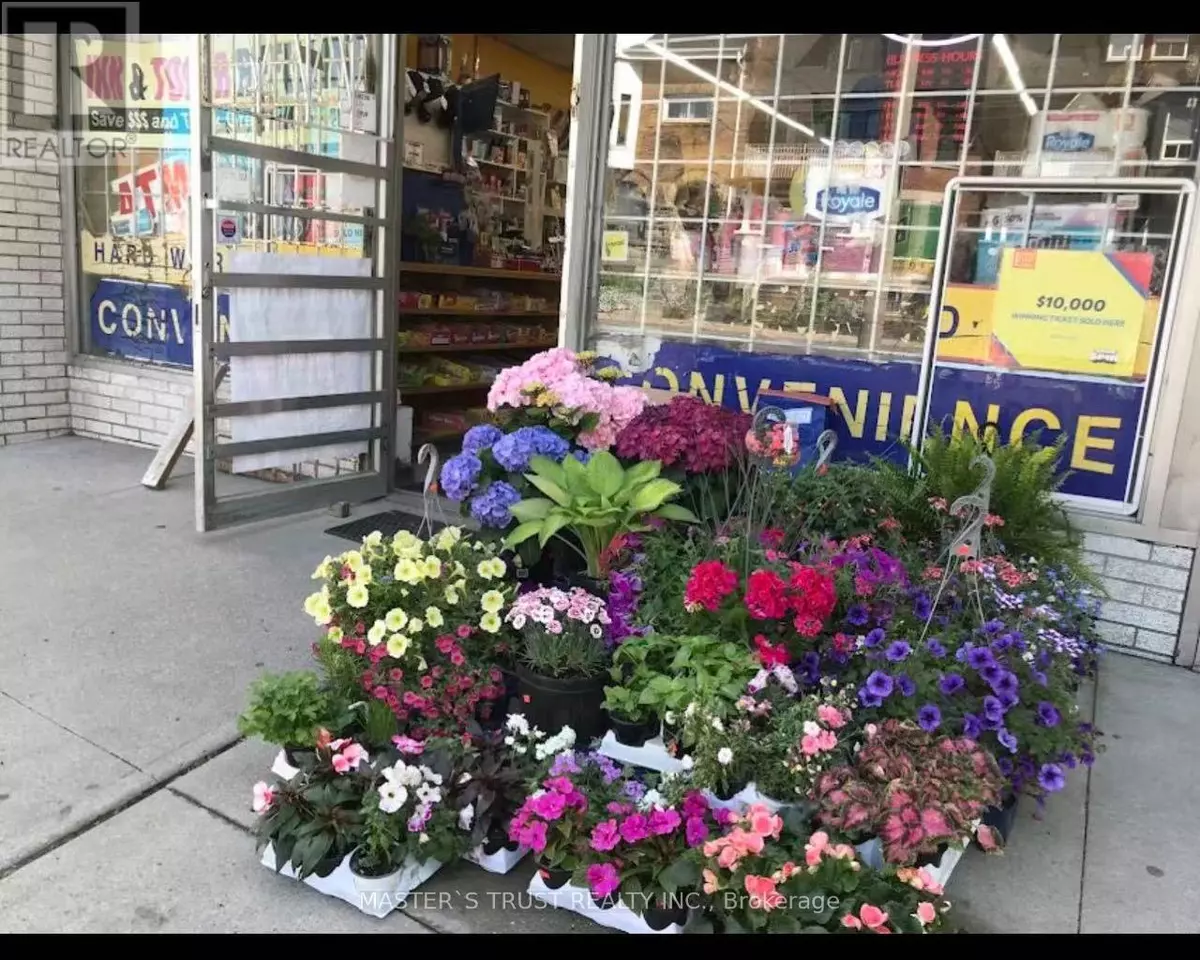 Toronto (annex), ON M5R2R2,325 ST GEORGE STREET