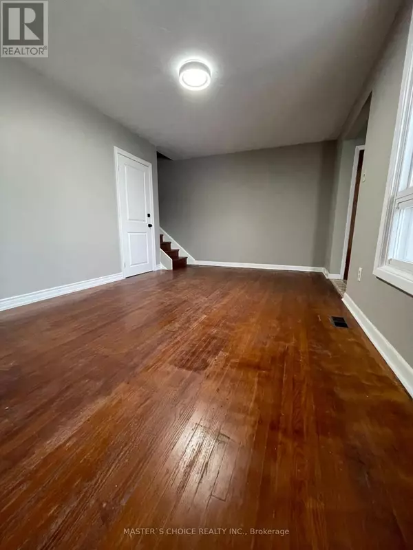 Toronto (parkwoods-donalda), ON M3A2E4,166 ROYWOOD DRIVE