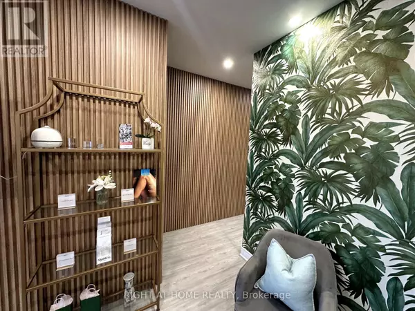 Toronto (oakwood Village), ON M6E2H1,1639 Eglinton AVE West #Room 1