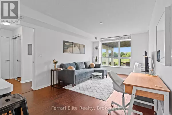 Toronto (niagara), ON M5V1B2,231 Fort York BLVD #427