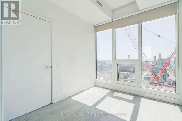 Toronto (moss Park), ON M5A0N5,181 Dundas ST East #2905