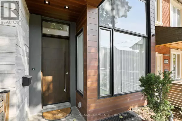Toronto (trinity-bellwoods), ON M6J2G4,121 MARKHAM STREET
