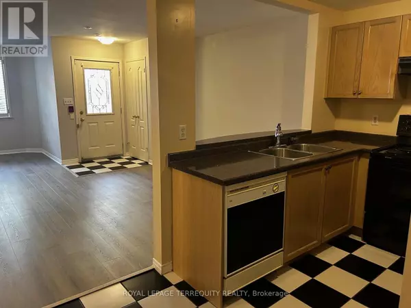 Toronto (newtonbrook West), ON M2N6W6,108 Finch AVE West #B19