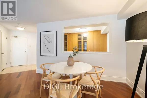 Toronto (bridle Path-sunnybrook-york Mills), ON M2P2E7,75 York Mills RD #406