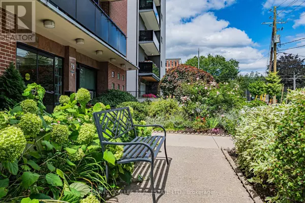 Toronto (casa Loma), ON M4V2R6,78 Warren RD #706