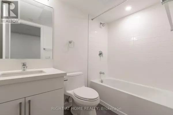 Toronto (palmerston-little Italy), ON M6H2C2,897 College ST West #416