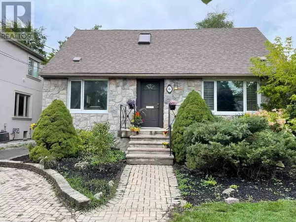 Toronto (englemount-lawrence), ON M6A1L1,64 RIDGEVALE DRIVE