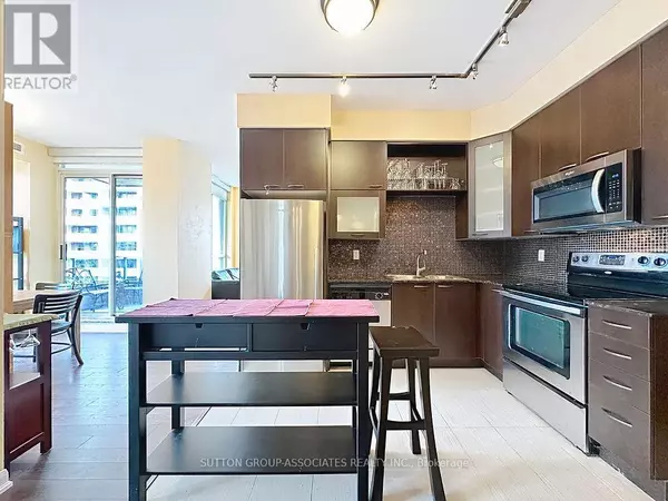 Toronto (north St. James Town), ON M4X1L1,500 Sherbourne ST #603