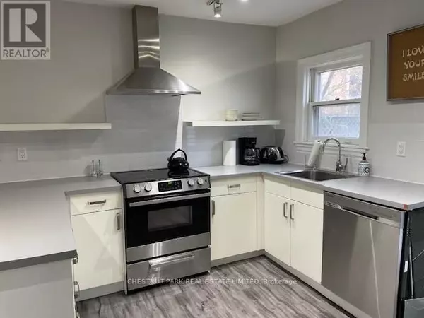 Toronto (forest Hill South), ON M4V1Y3,41 COULSON AVENUE