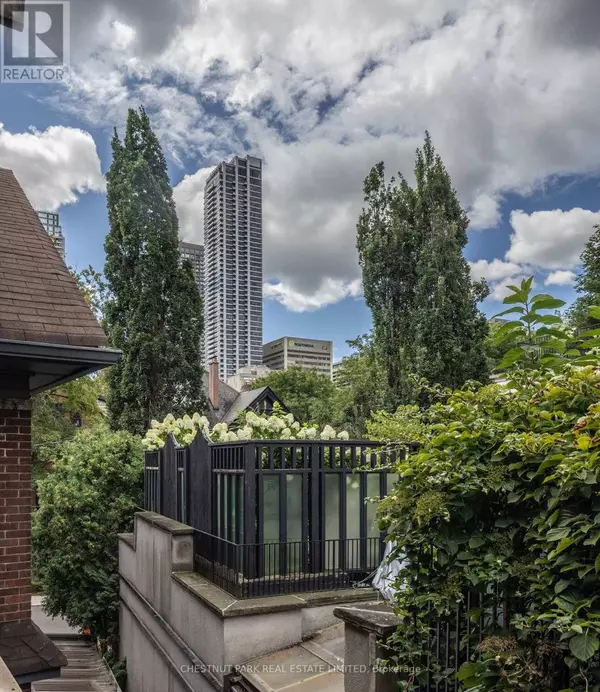 Toronto (rosedale-moore Park), ON M4W2T6,4 MAPLE AVENUE