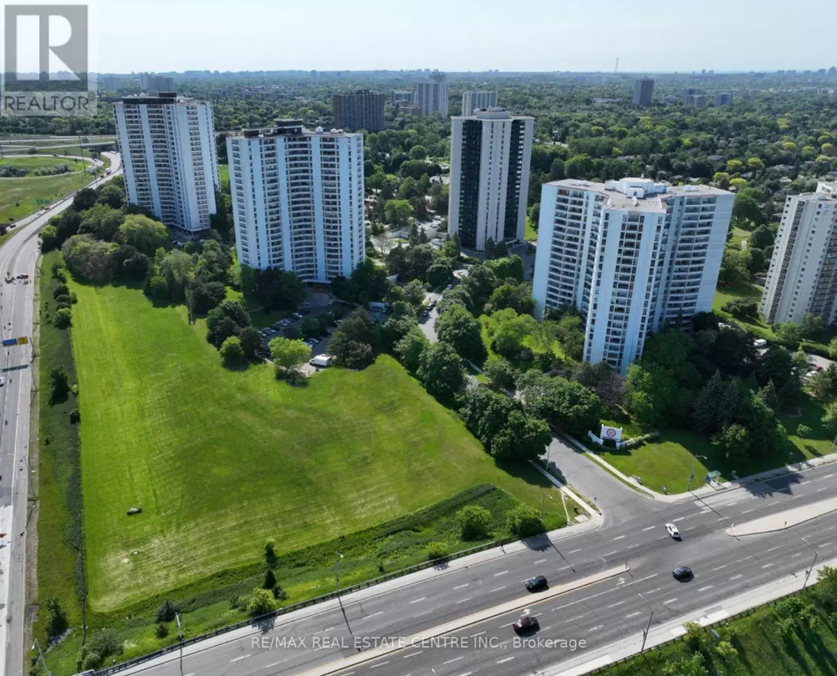 Toronto (parkwoods-donalda), ON M3A3B3,150 Graydon Hall DR #209