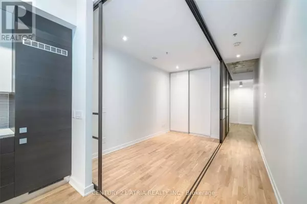 Toronto (trinity-bellwoods), ON M6J0B6,8 Dovercourt RD #208
