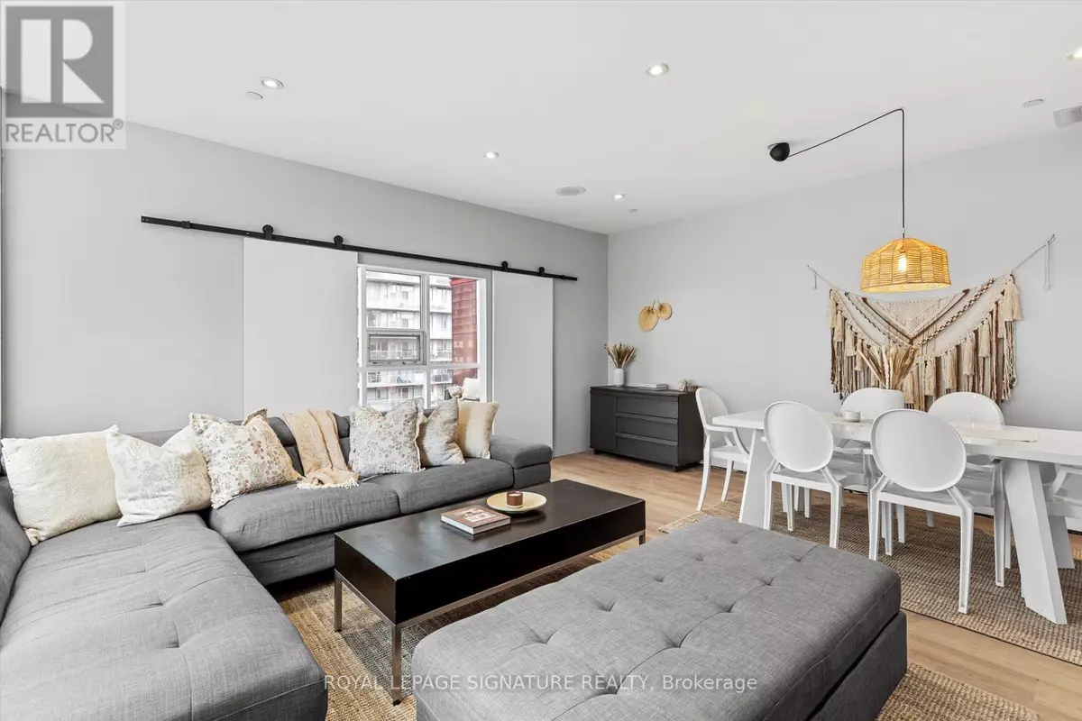 Toronto (niagara), ON M5V3G8,393 King ST West #1201