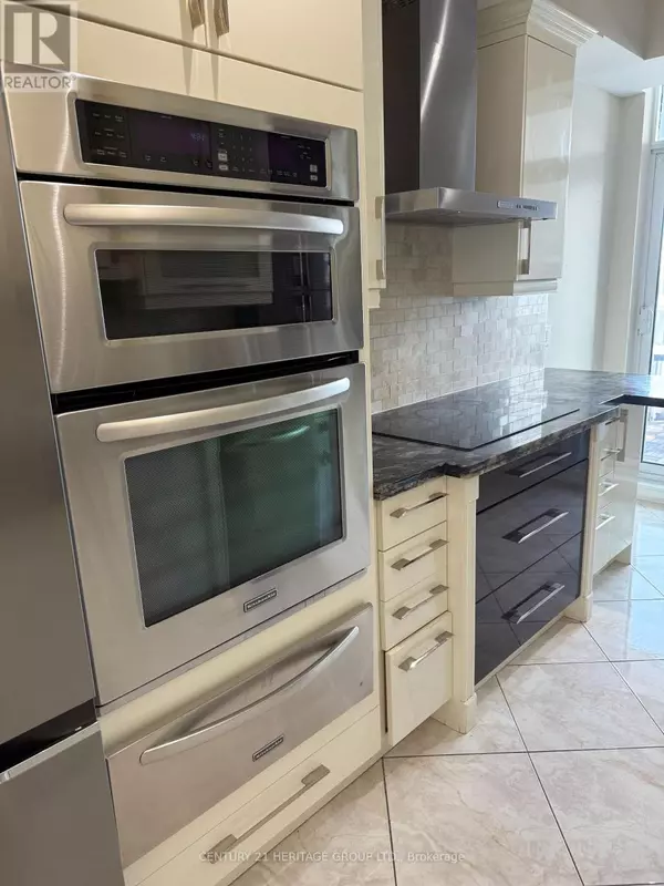Toronto (lansing-westgate), ON M2N7G9,4968 Yonge ST #PH303
