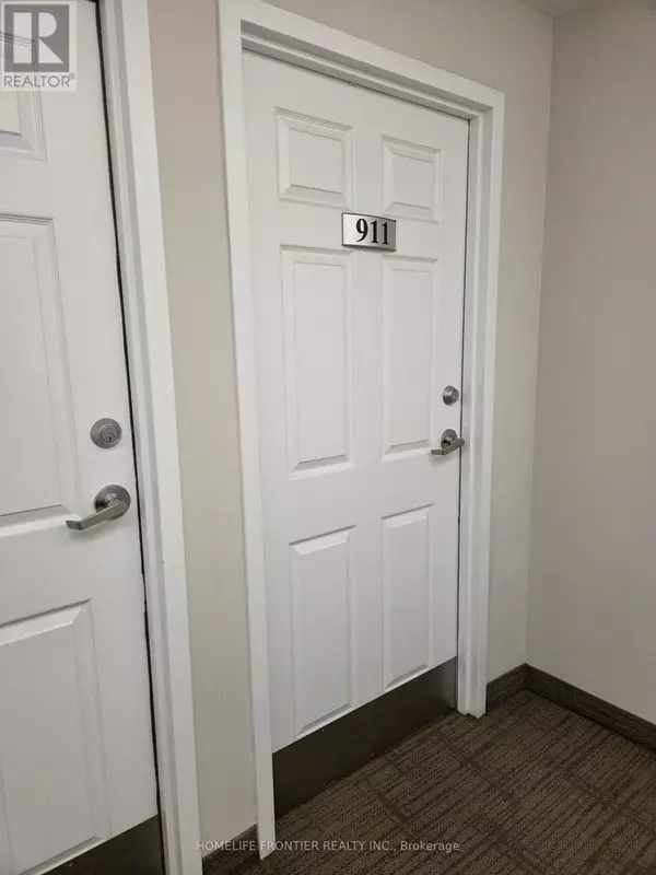 Toronto (humewood-cedarvale), ON M6C4B4,15 Maplewood AVE #911