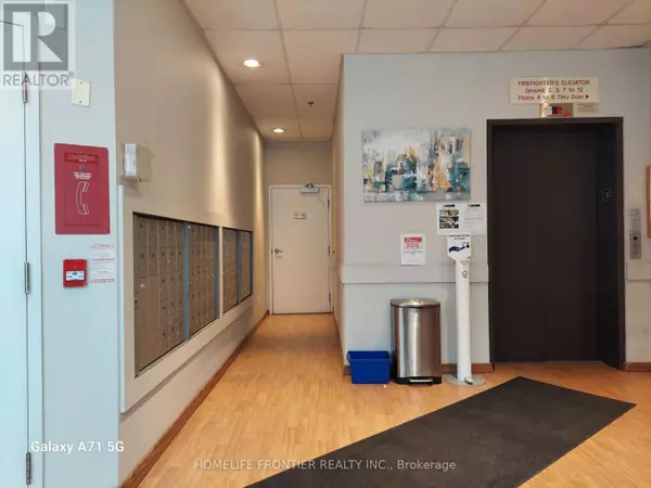 Toronto (humewood-cedarvale), ON M6C4B4,15 Maplewood AVE #911