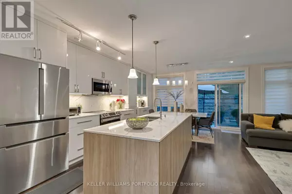 Toronto (mount Pleasant East), ON M4P1S3,365A ROEHAMPTON AVENUE