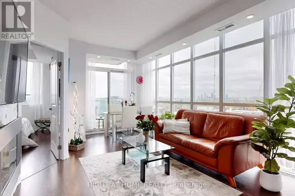 Toronto (niagara), ON M6K3R8,125 Western Battery RD #2415