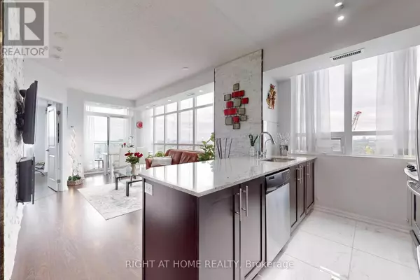 125 Western Battery RD #2415, Toronto (niagara), ON M6K3R8