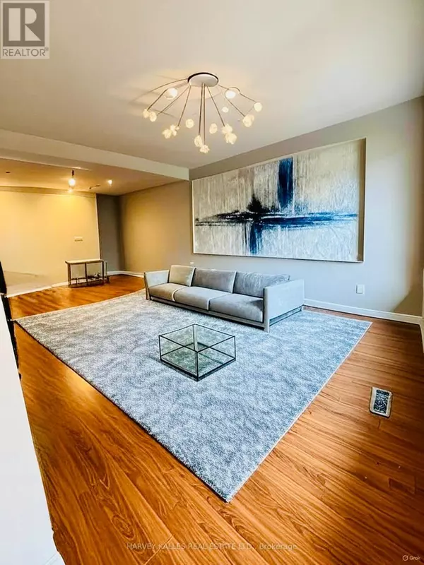 47 Santa Barbara RD #Main, Toronto (willowdale West), ON M2N2C1