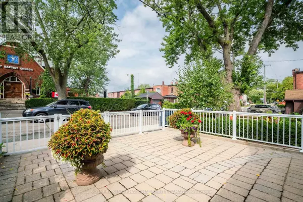 Toronto (dufferin Grove), ON M6K2P6,41 MARGUERETTA STREET