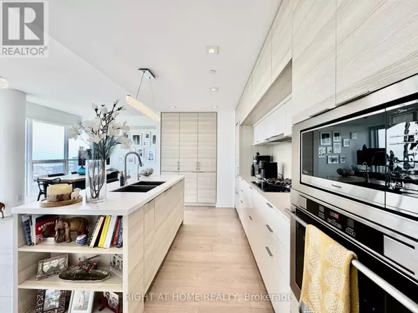 Toronto (church-yonge Corridor), ON M5E0A9,88 Scott ST #5004