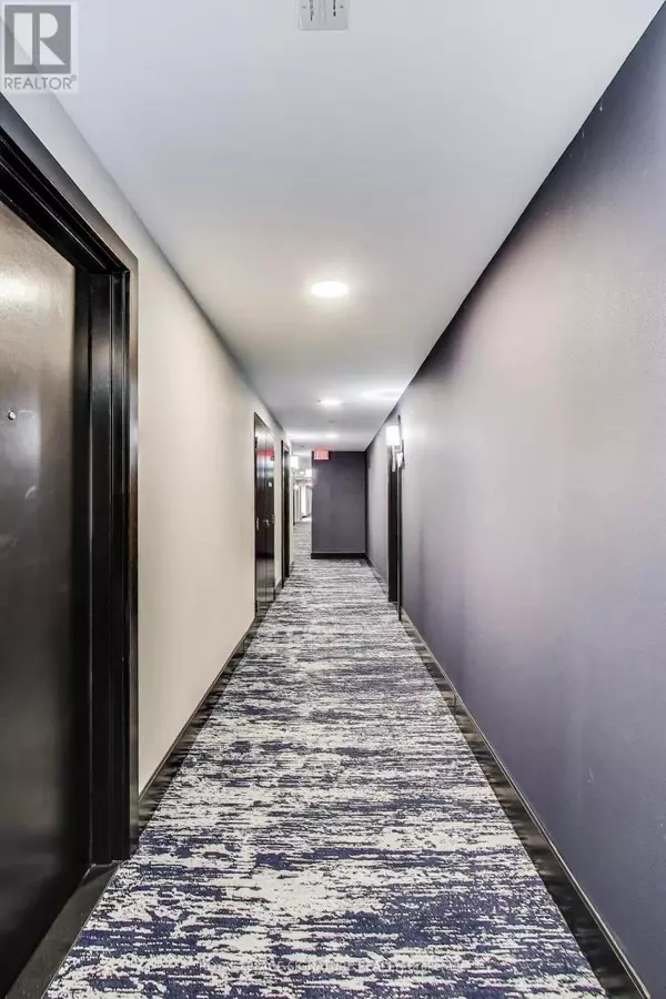 Toronto (banbury-don Mills), ON M3C4J1,120 Dallimore CIR #621