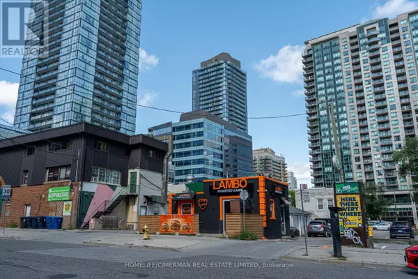 Toronto (willowdale East), ON M2N3W1,8 KINGSDALE AVENUE