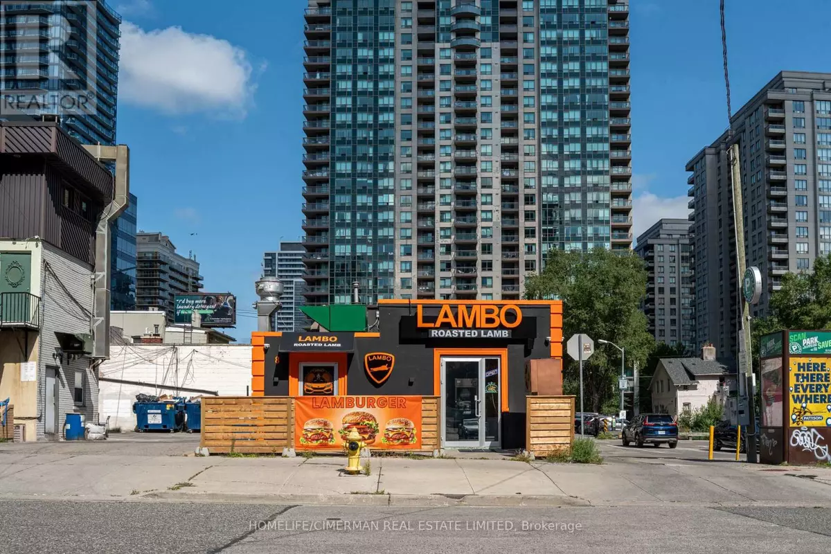 Toronto (willowdale East), ON M2N3W1,8 KINGSDALE AVENUE