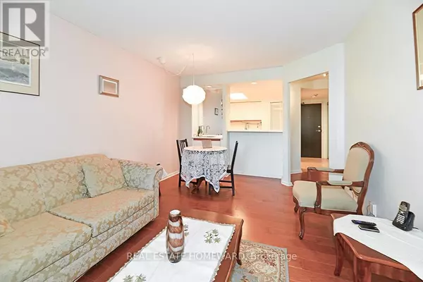 Toronto (cabbagetown-south St. James Town), ON M4Y2X3,15 Maitland PL #204